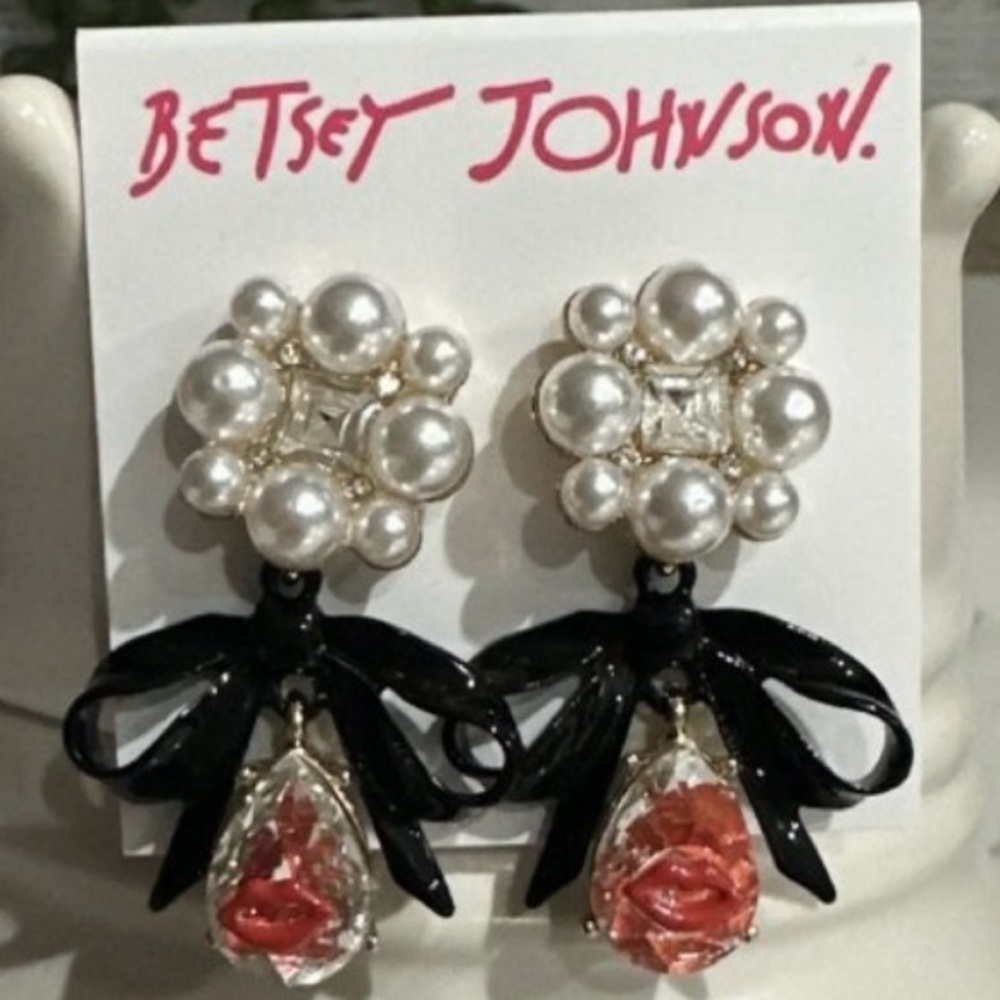 BETSEY JOHNSON Faux Pearl Bows & Crystals with Red Lips Dangle Earrings NEW NWT!